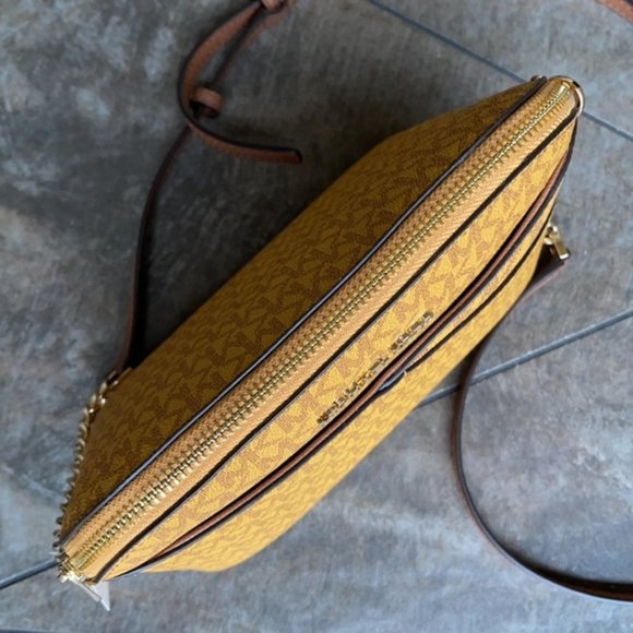 Michael Kors Jet Set Travel Medium Dome Crossbody Bag Marigold Multi - Picture 4 of 15